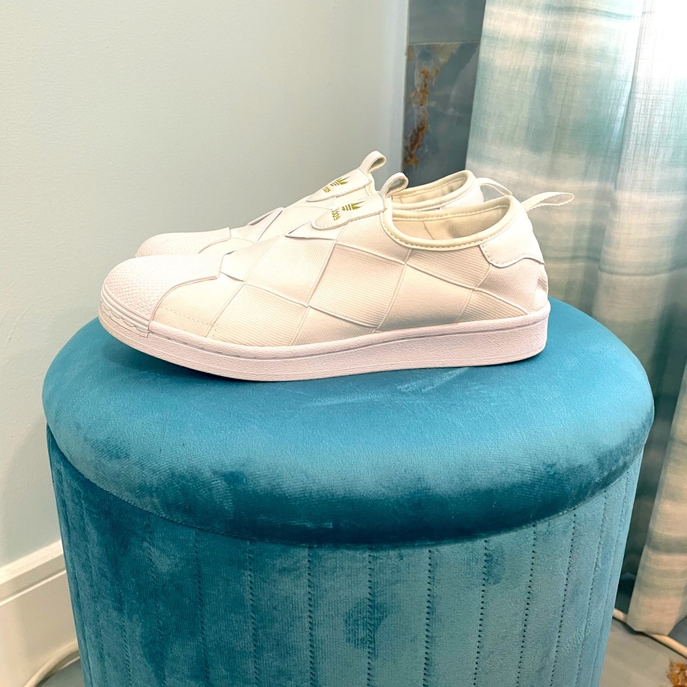 White Adidas low sneakers